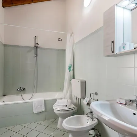 Nel Cuore Di 50 Mt From - Happy Apartment